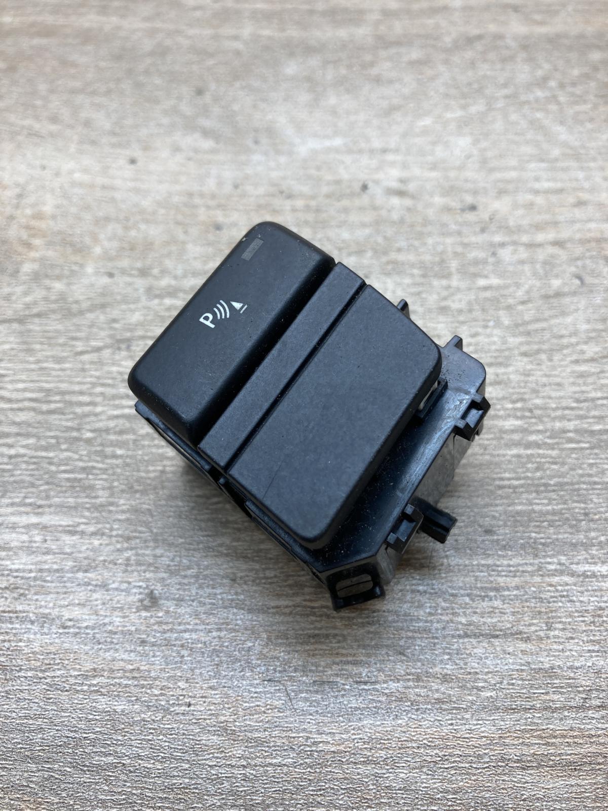 9137917 502240  Parking (PDC) sensor switch BMW 5 E60 E61