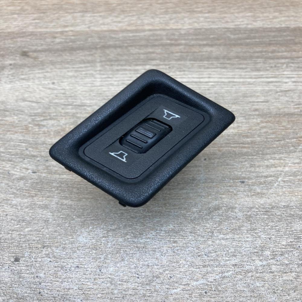 1379048   Other switches/knobs/shifts BMW 5 E34