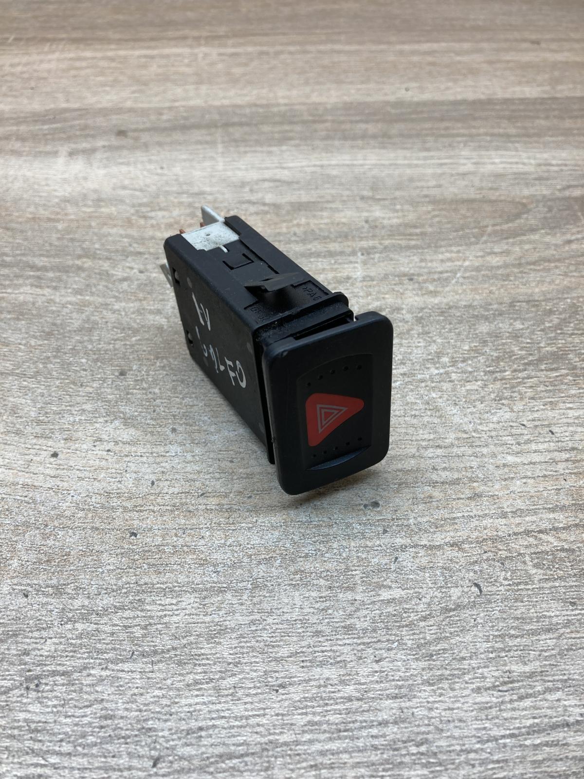 1J0953235A 1J0953235B  Hazard light switch Volkswagen Golf IV