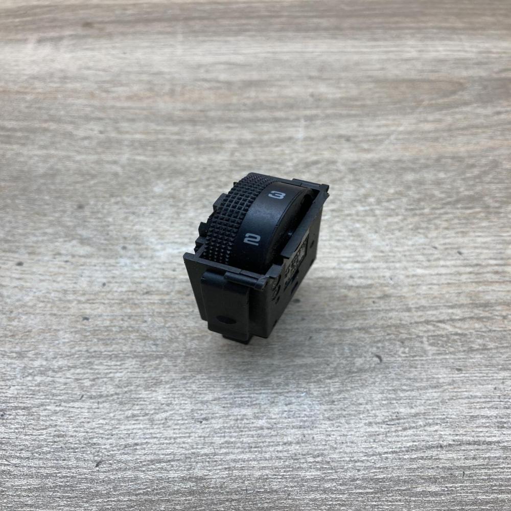 7M1941333A 04050711  Headlight level height control switch Ford Galaxy