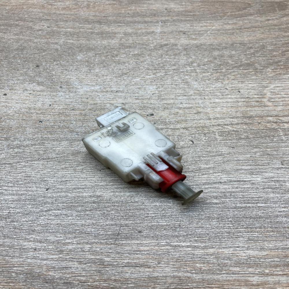 8360421 110187  Brake pedal sensor switch BMW 3 E36
