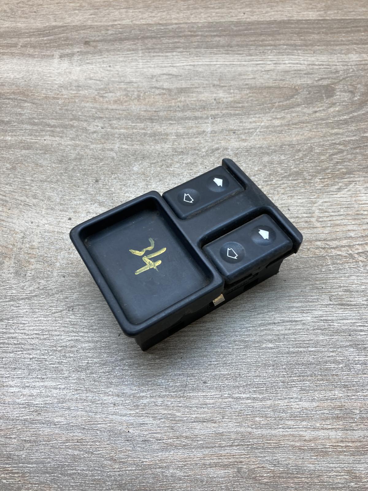 1374491   Electric window control switch BMW 5 E34