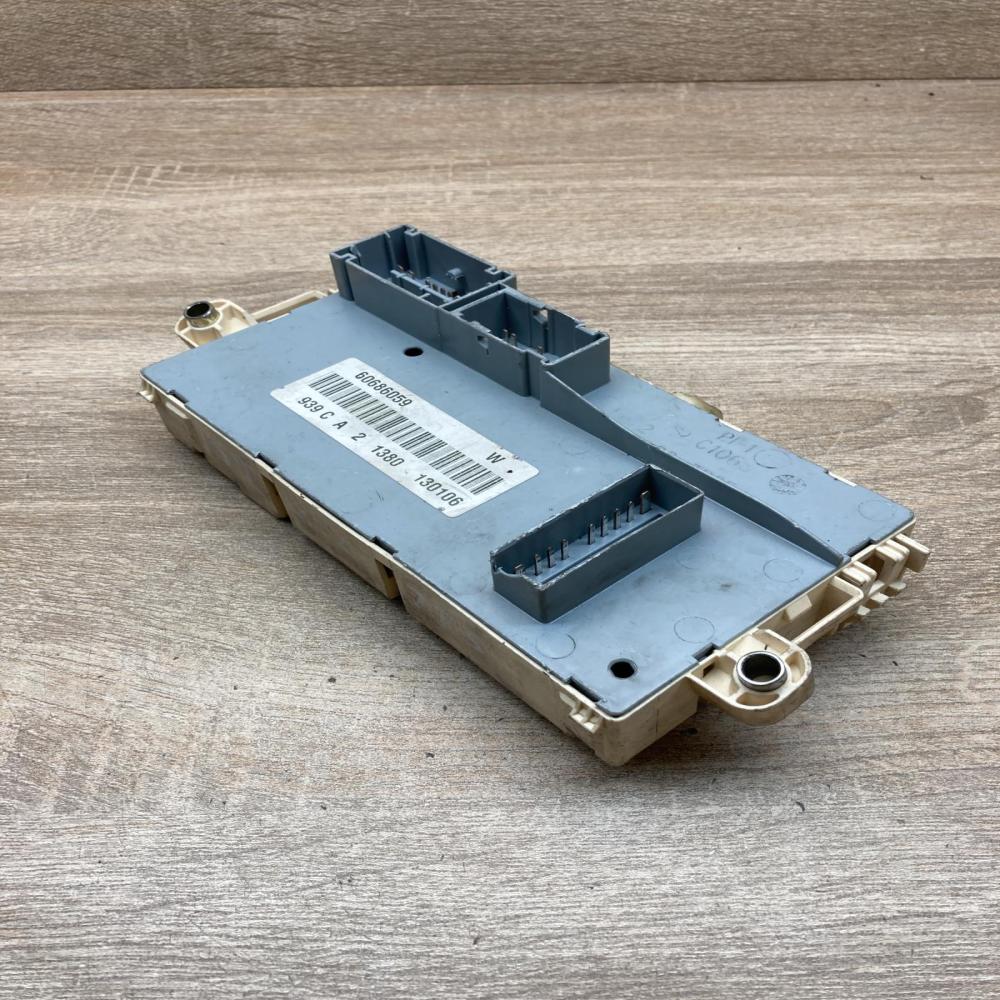 60681000 60686059  Fuse module Alfa Romeo 159