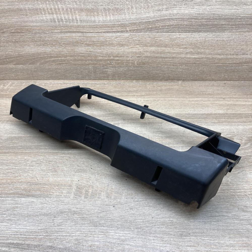 811919053A 81136049  Dashboard trim Audi 80 90 B2