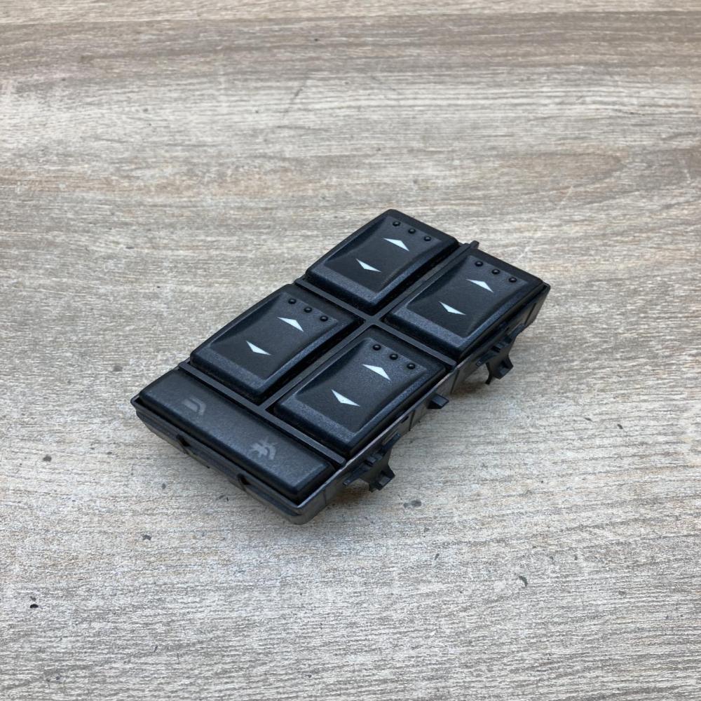 1S7T 14A132 BD 03163451  Electric window control switch Ford Mondeo Mk III