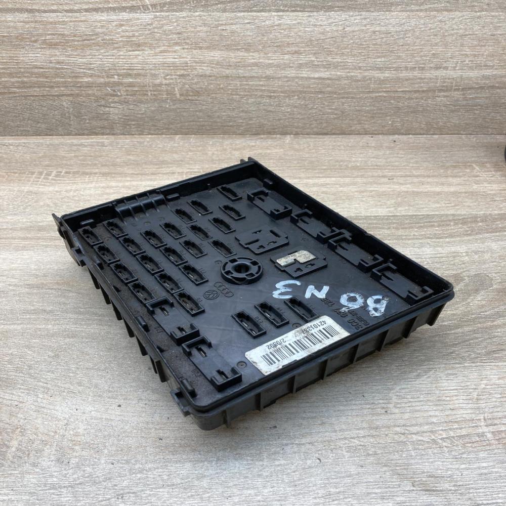 3C0937125 6359 2777  Fuse module Volkswagen PASSAT B6