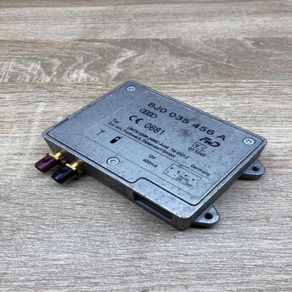 8J0035456A   Aerial antenna amplifier Audi A1