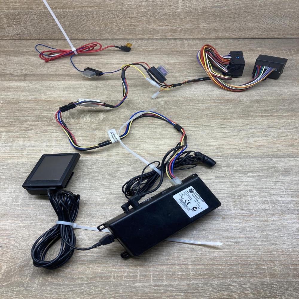 000051473A   Bluetooth control unit module Volkswagen PASSAT B6