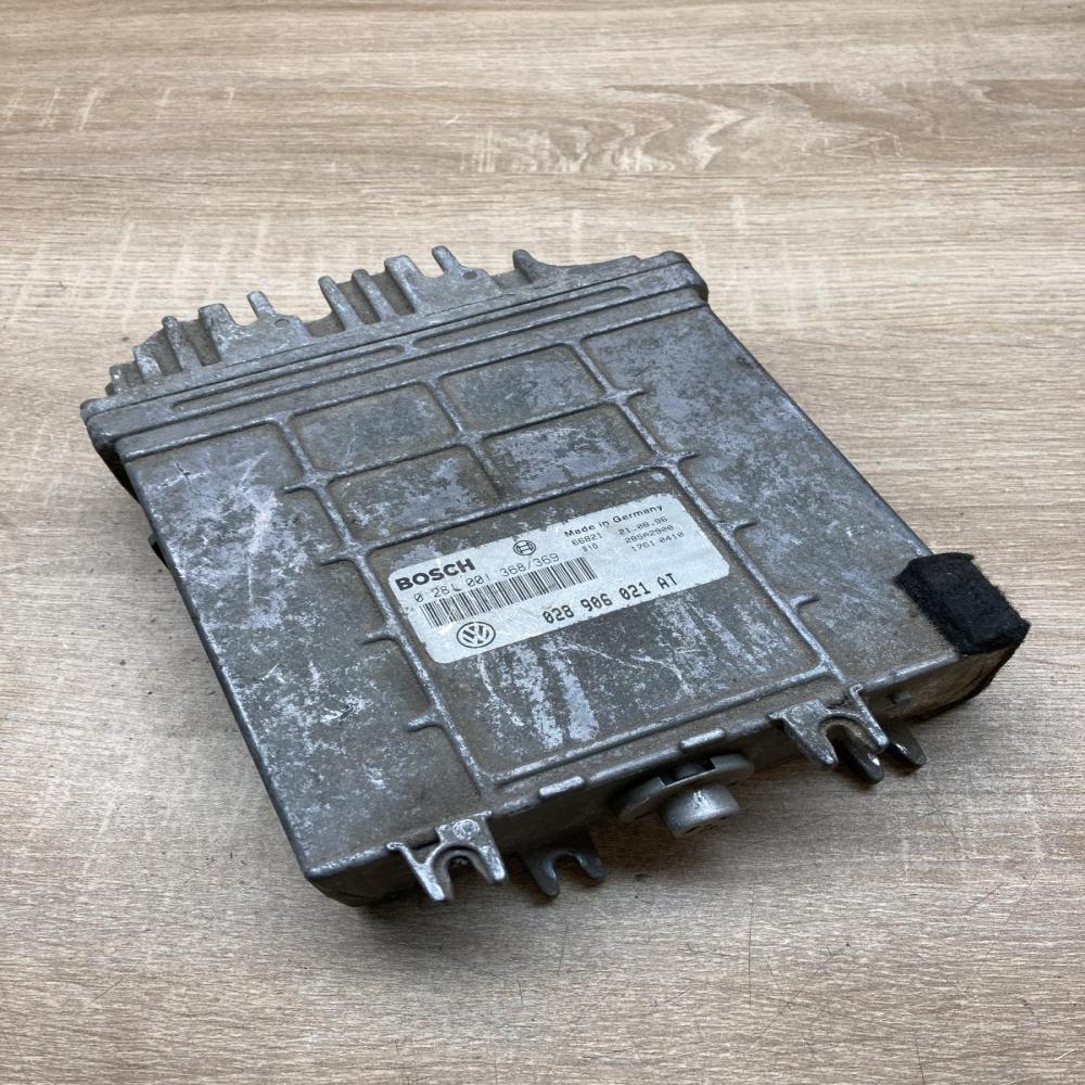 028906021AT 0281001368  Engine control unit/module ECU Volkswagen PASSAT B4
