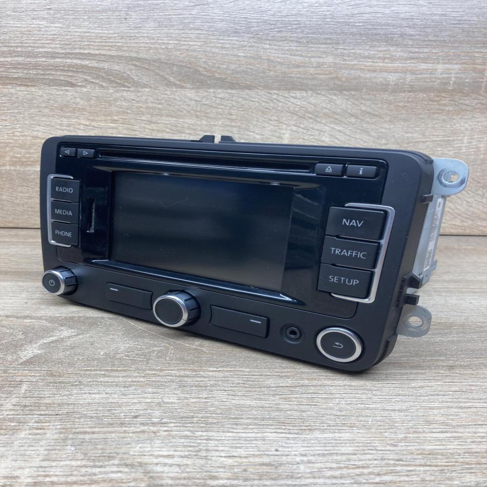 3C0035279M   Radio/CD/DVD/GPS head unit Volkswagen PASSAT B7