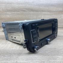 3C0035279M   Radio/CD/DVD/GPS head unit Volkswagen PASSAT B7