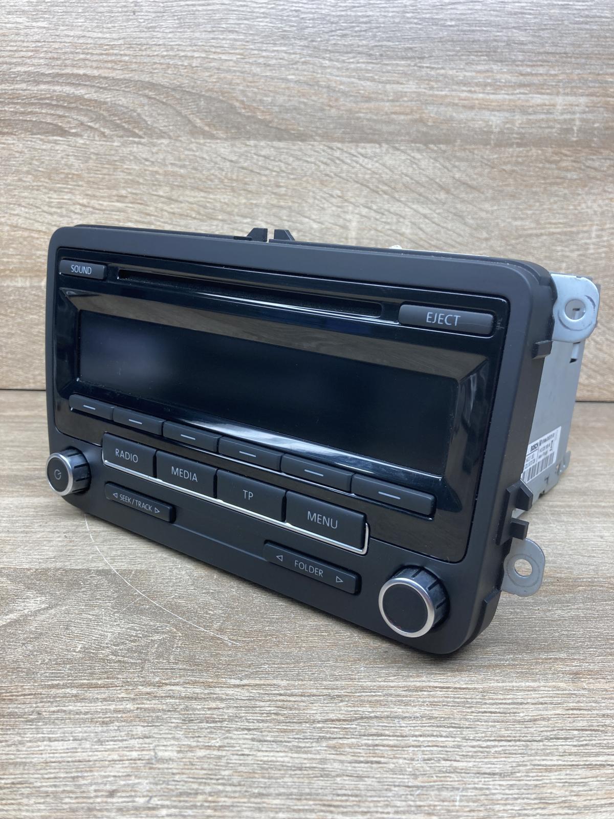 1K0035186AN 7640211360  Radio/CD/DVD/GPS head unit Volkswagen Jetta VI