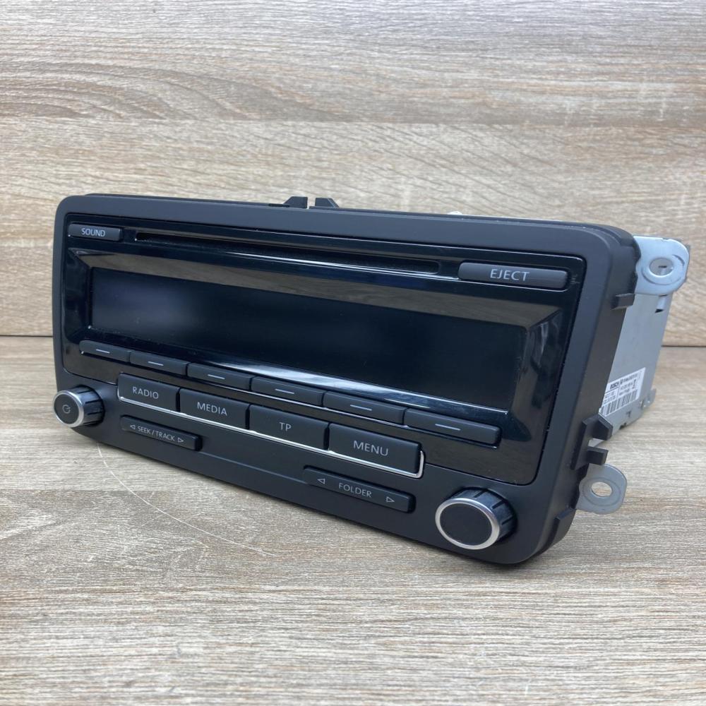 1K0035186AN 7640211360  Radio/CD/DVD/GPS head unit Volkswagen Jetta VI