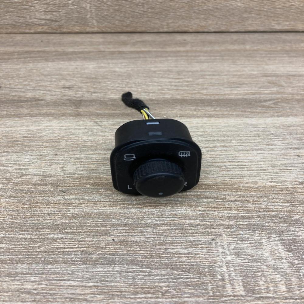 1K0959565J   Wing mirror switch Volkswagen PASSAT B6