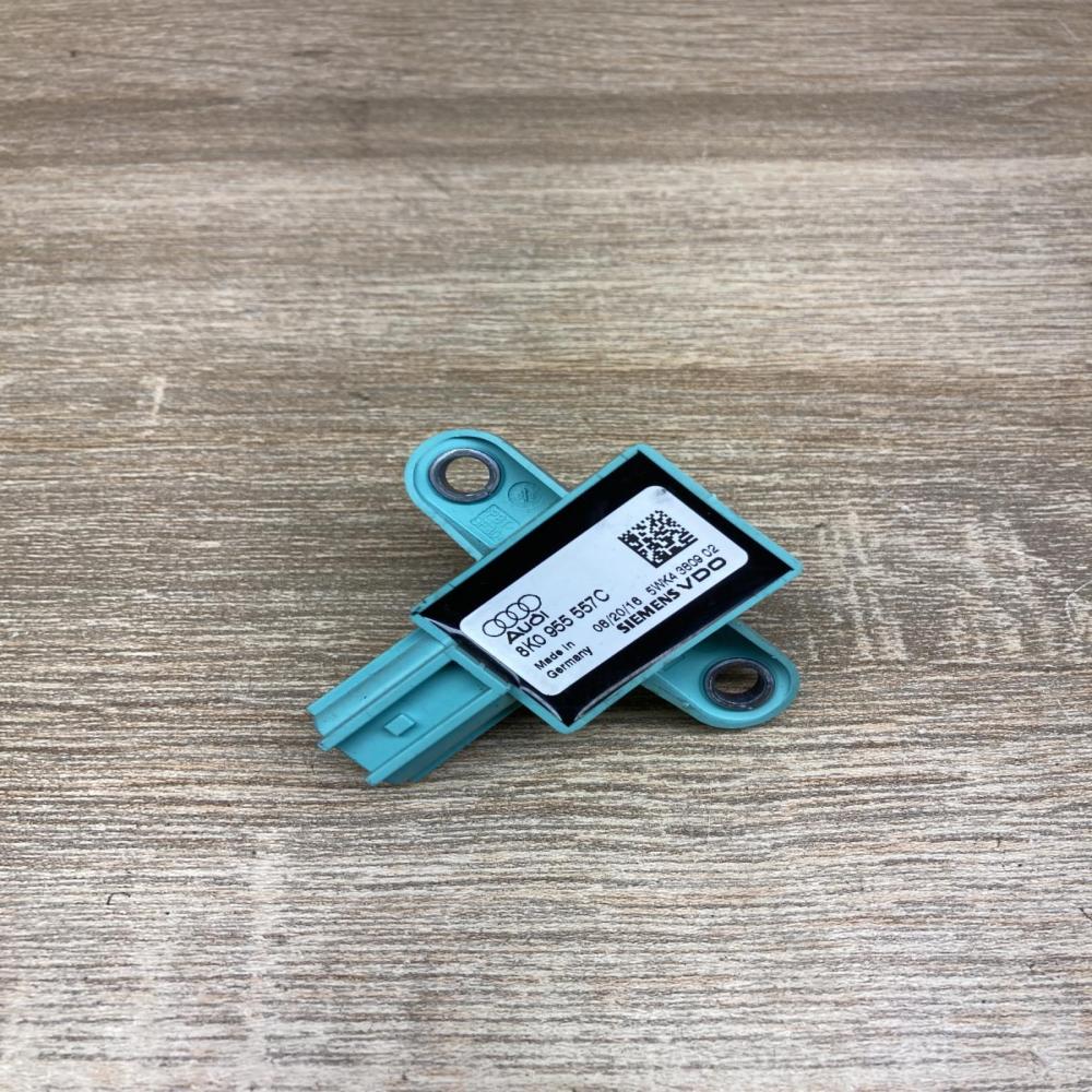 8K0955557C   Airbag deployment crash/impact sensor Audi A4 S4 B8 8K