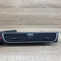 8T2820951B   Dash center air vent grill Audi A5 8T 8F