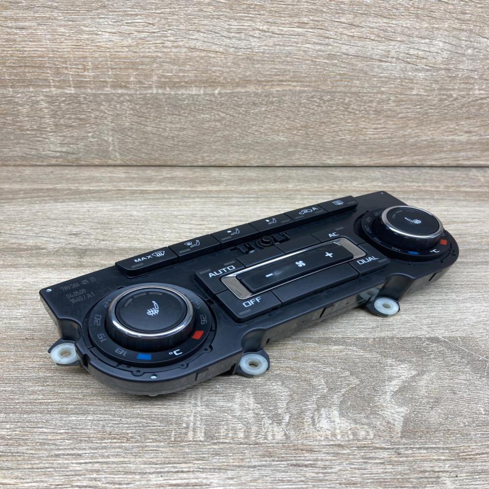 3T0907044AG 5HB009749  Climate control unit Skoda Superb B6 (3T)