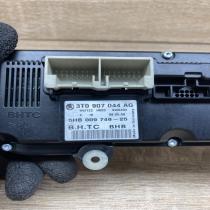 3T0907044AG 5HB009749  Climate control unit Skoda Superb B6 (3T)