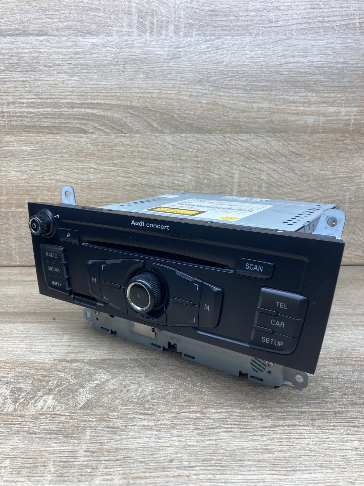 8T1035186C   Radio/CD/DVD/GPS head unit Audi A5 8T 8F