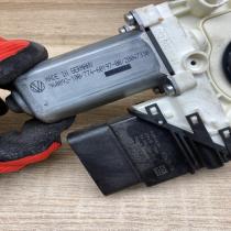 1K0959704P   Rear door window regulator motor Volkswagen Golf V