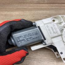 8K0959811A   Rear door window regulator motor Audi A4 S4 B8 8K