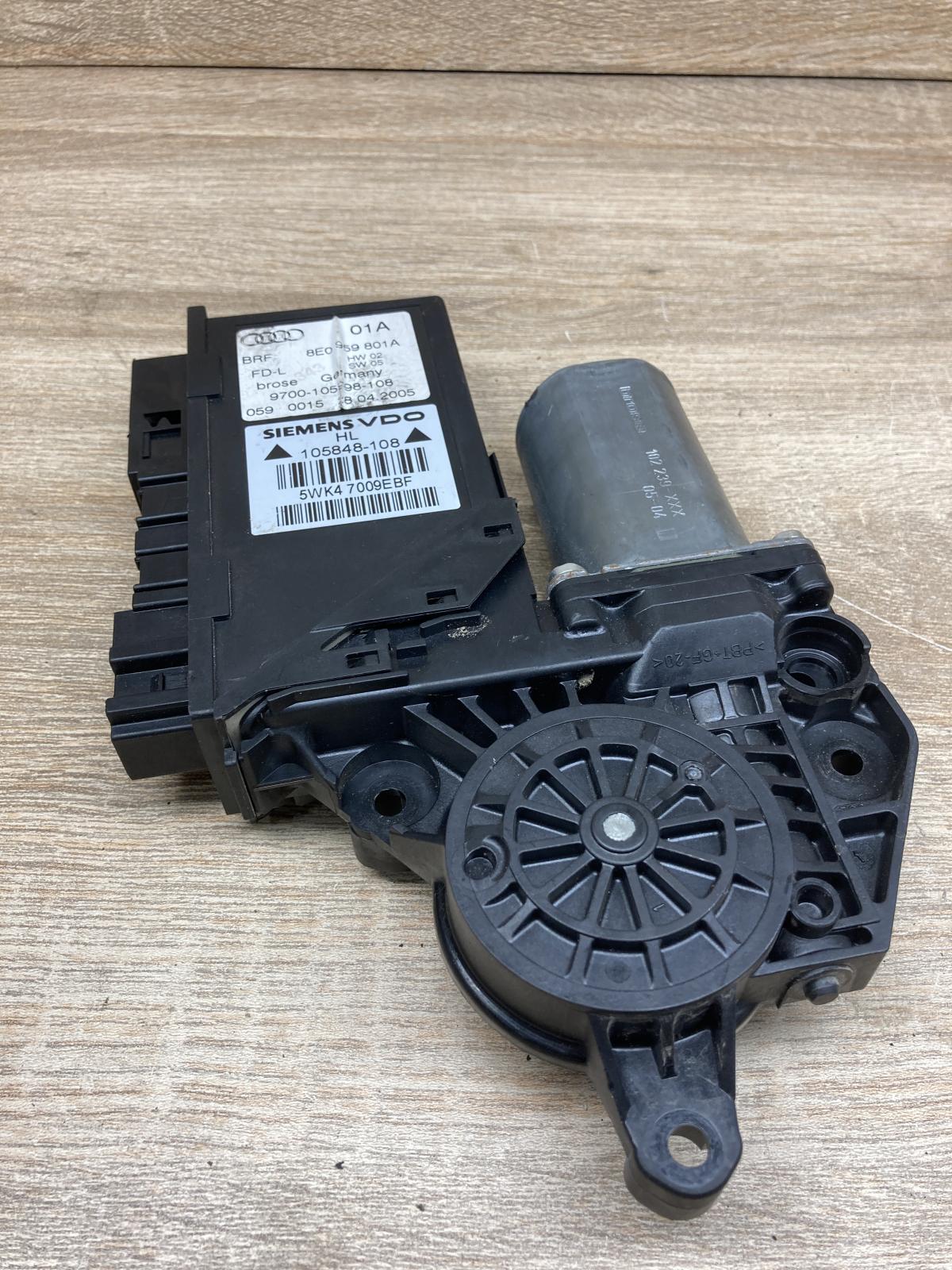 8E0959801A 5WK7009EBF  Front door window regulator motor Audi A4 S4 B7 8E 8H