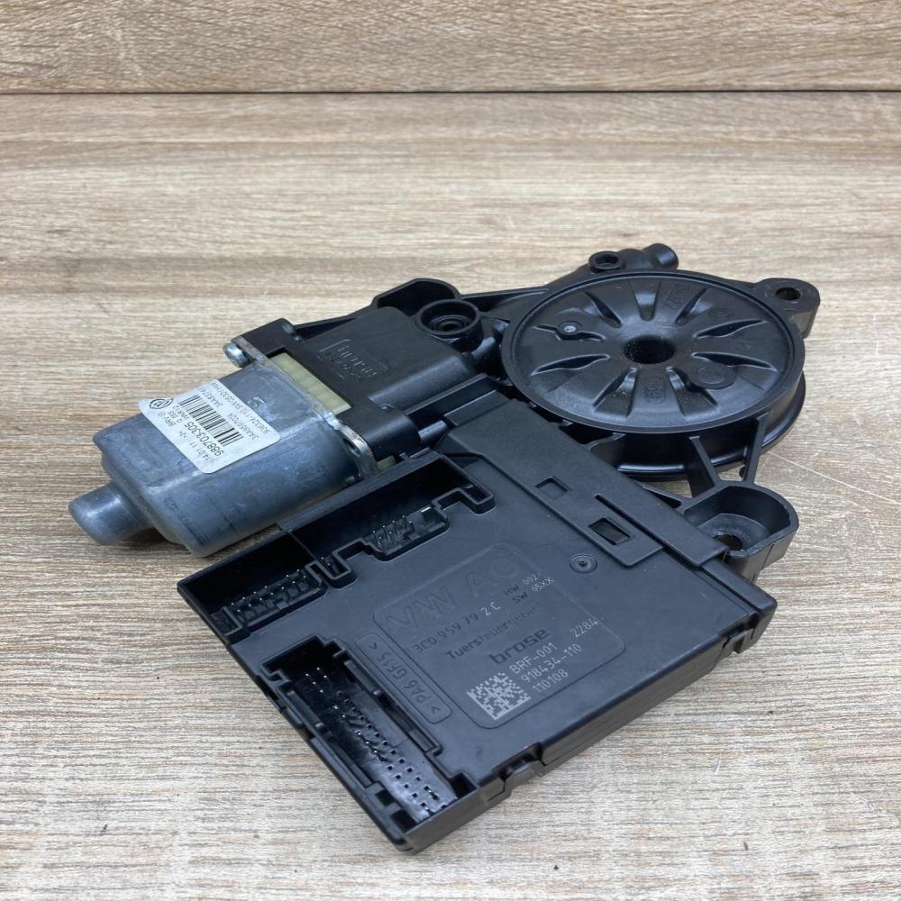 3C0959792C 3AA959702A  Front door window regulator motor Volkswagen PASSAT B7