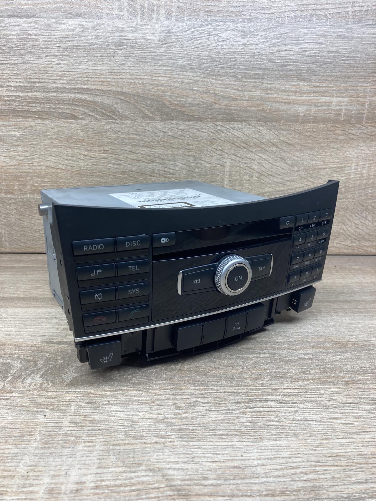 A2129004008 A2129018202  Radio/CD/DVD/GPS head unit Mercedes-Benz E W212