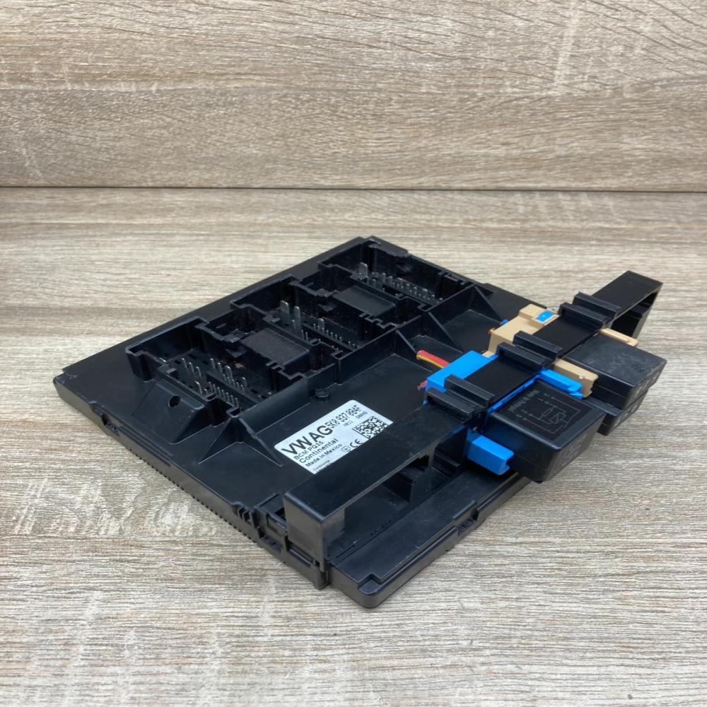 5K0937084F 5WG50282  Central body control module Volkswagen PASSAT CC