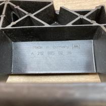 A2128850236   Radiator mount bracket Mercedes-Benz E W212