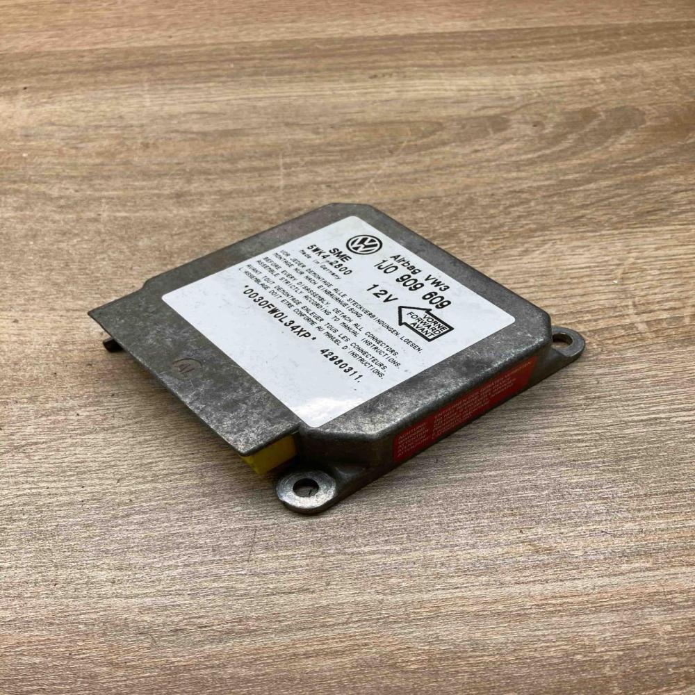 1J0909609 5WK2800  Airbag control unit/module Volkswagen Bora