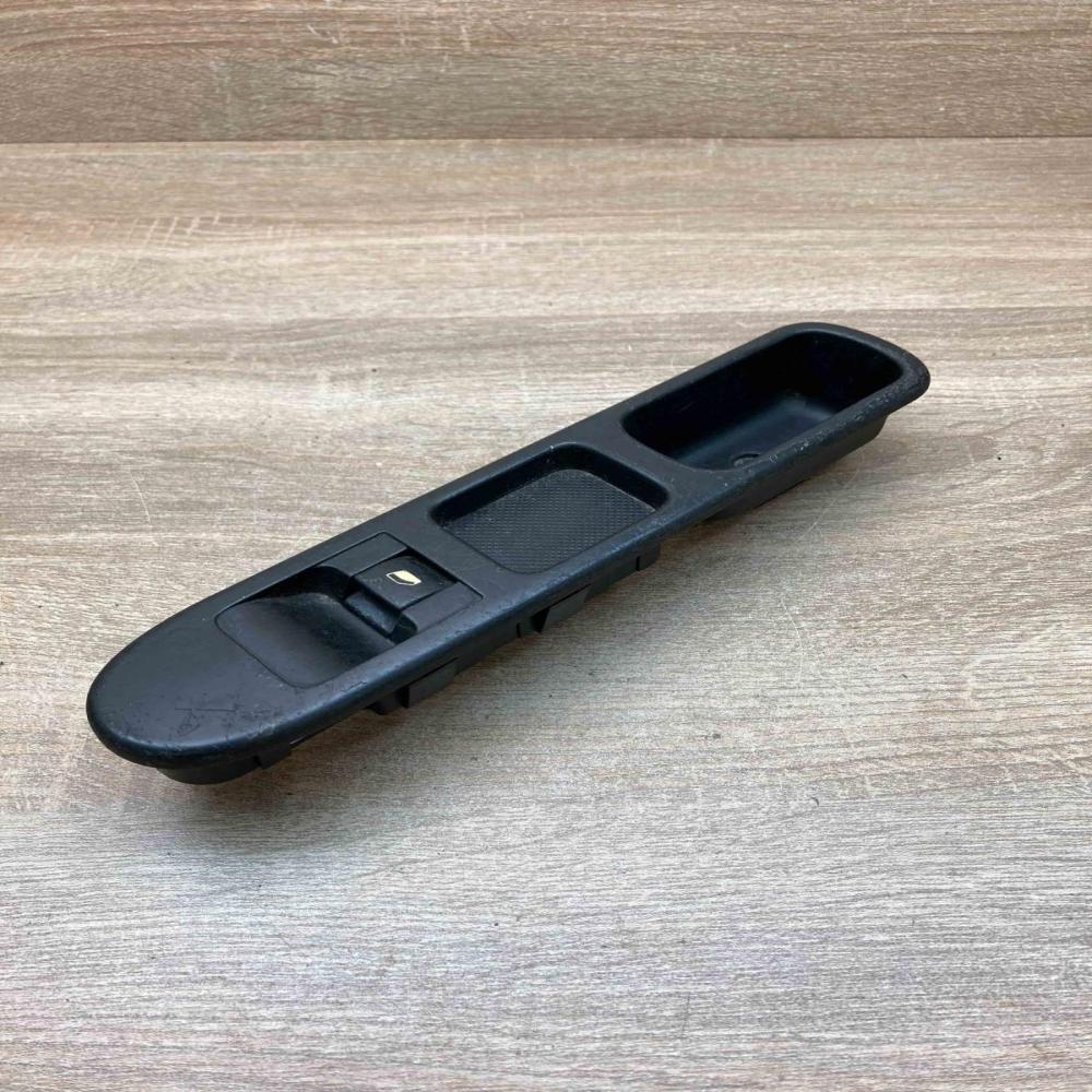 96351625XT   Electric window control switch Peugeot 307