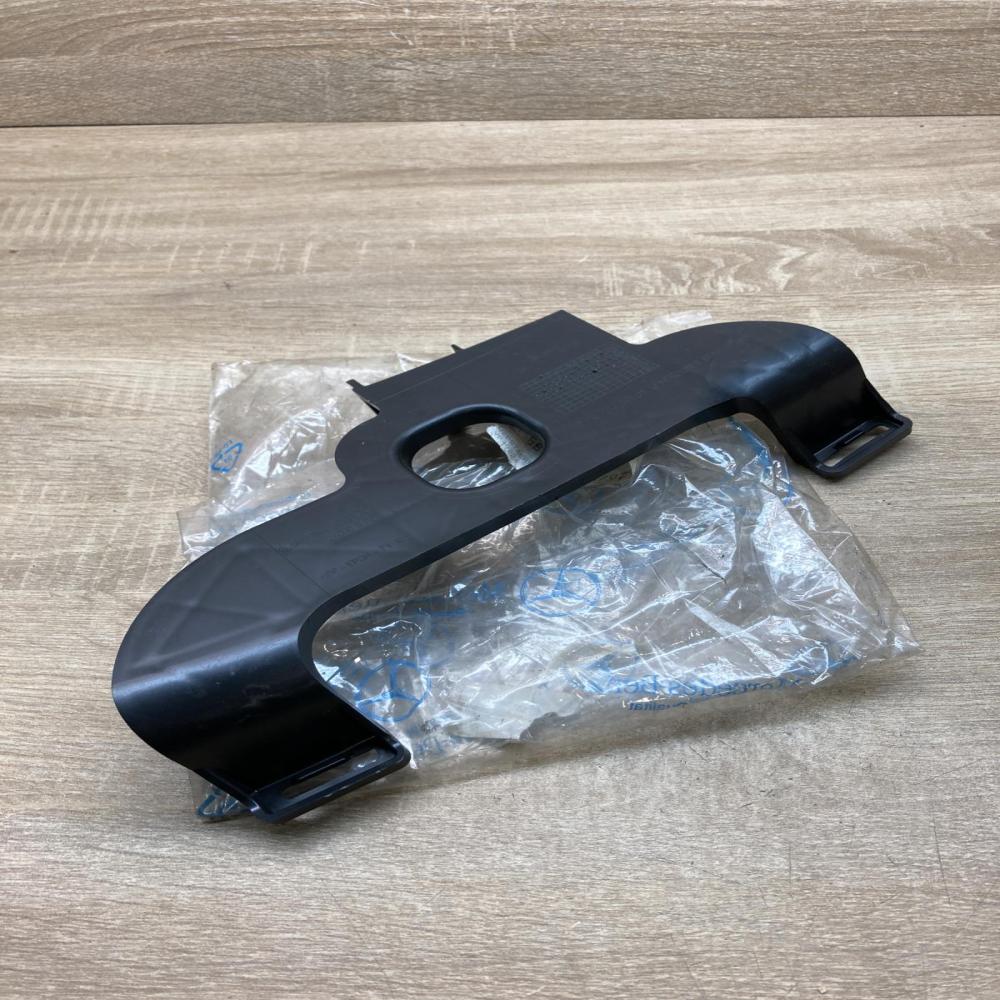 2048850316   Front bumper mounting bracket Mercedes-Benz C W204