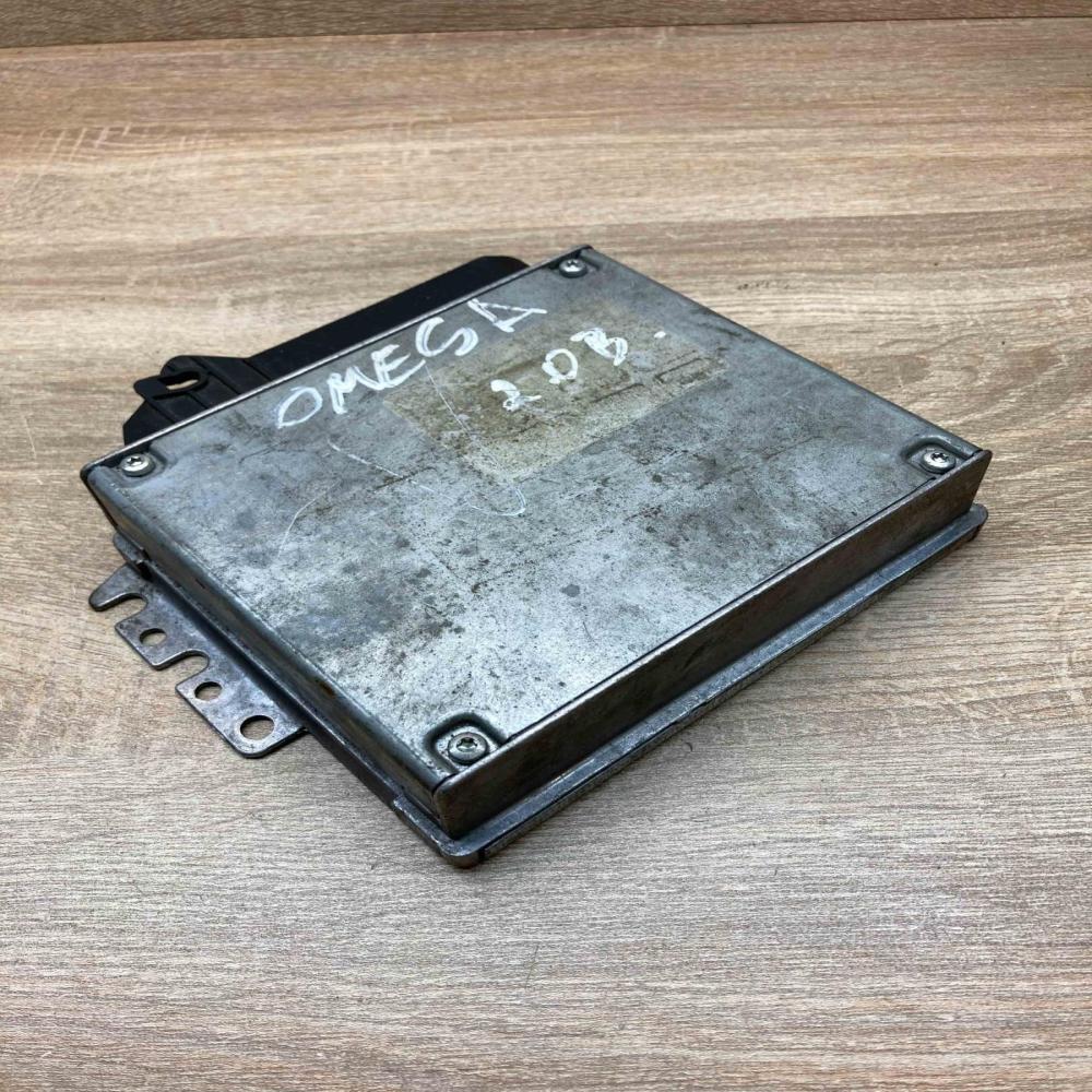Omega 2L Petrol ECU   Engine control unit/module ECU Opel Omega B2
