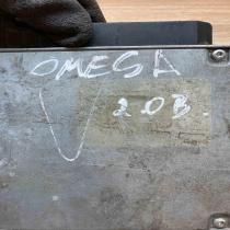 Omega 2L Petrol ECU   Engine control unit/module ECU Opel Omega B2