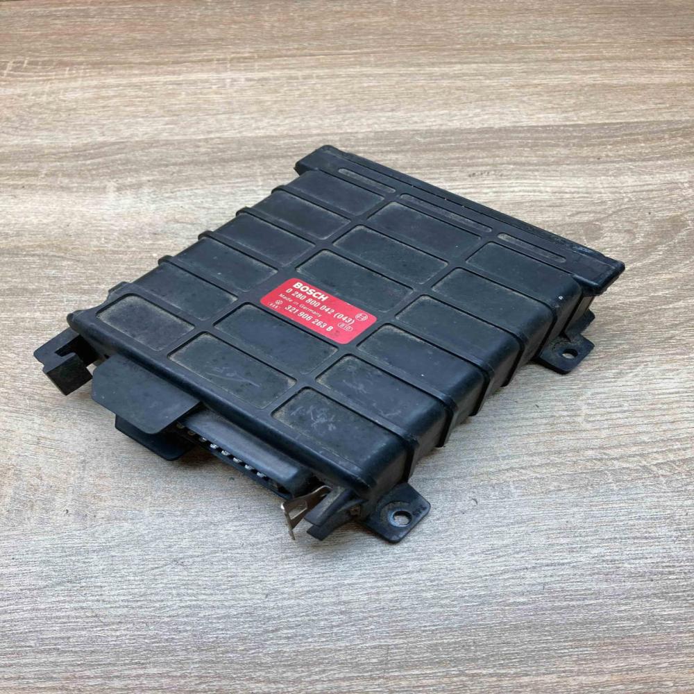 321906263B 0280800042  Engine control unit/module ECU Volkswagen Golf II