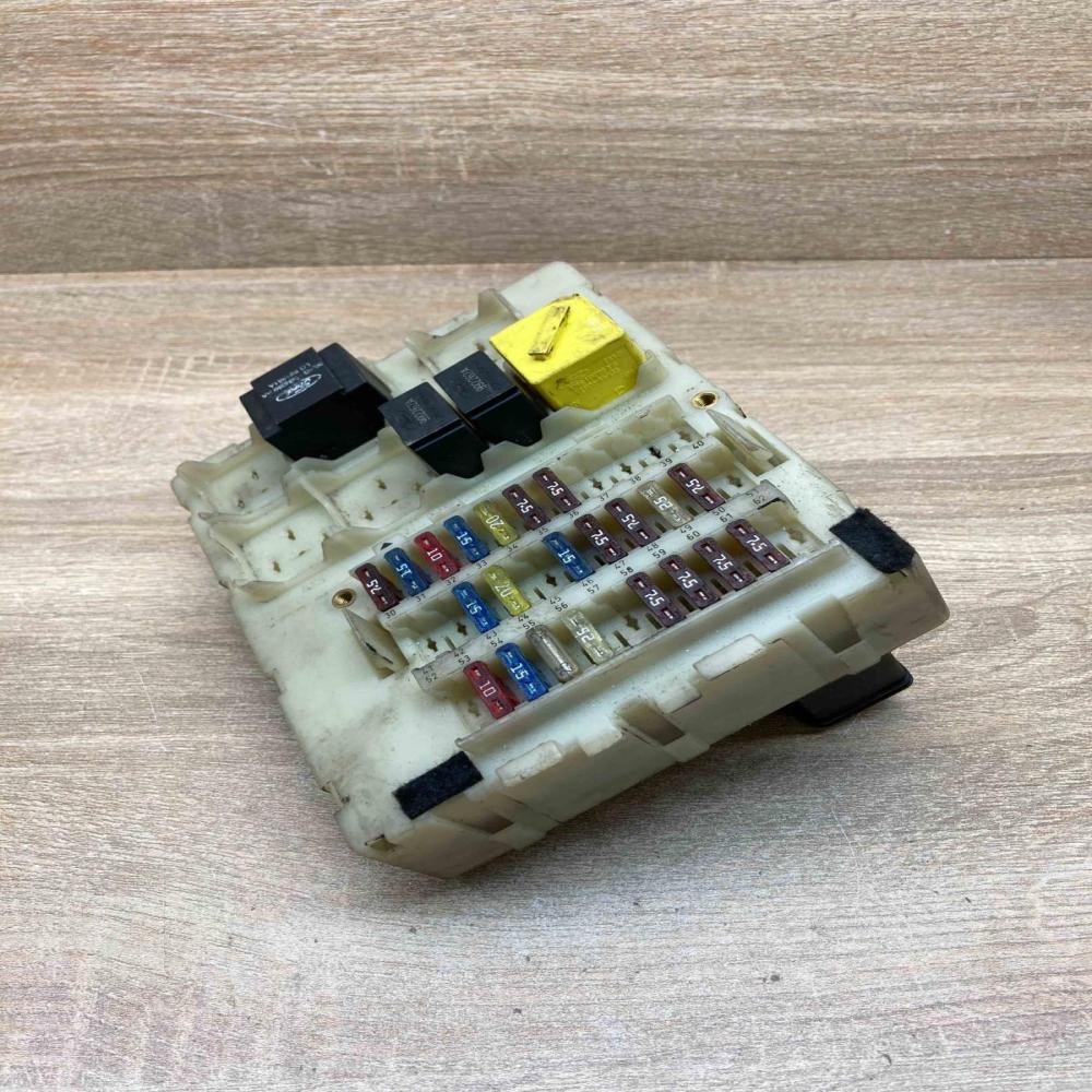 98AG14K150AE   Fuse module Ford Focus