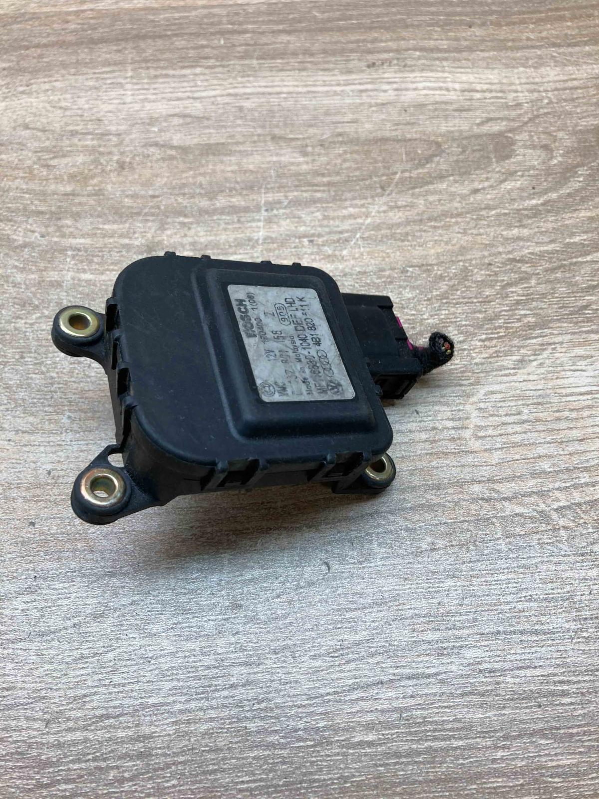 4B1820511K   Air flap motor/actuator Audi A6 S6 C5 4B