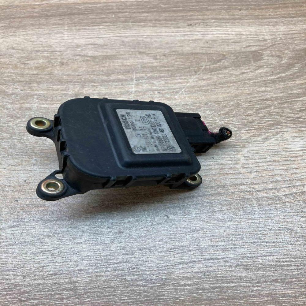 4B1820511K   Air flap motor/actuator Audi A6 S6 C5 4B