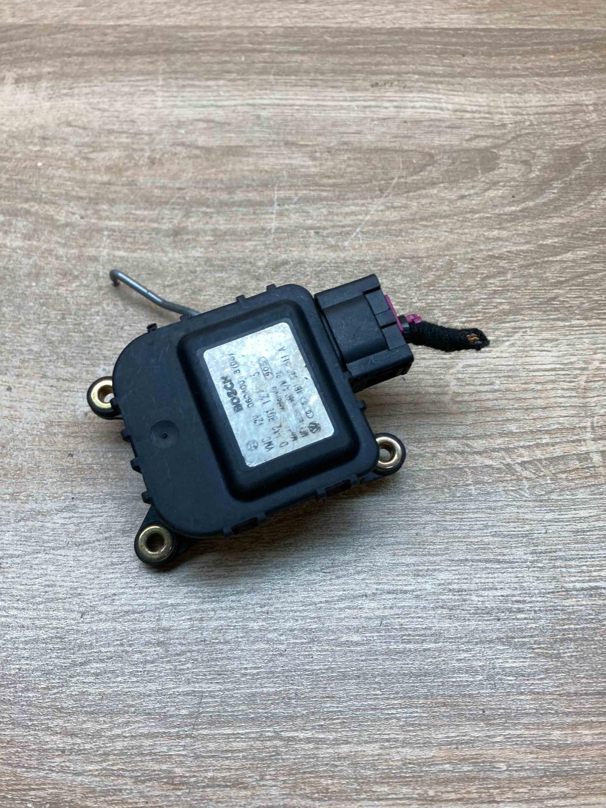 4B1820511A   Air flap motor/actuator Audi A6 S6 C5 4B