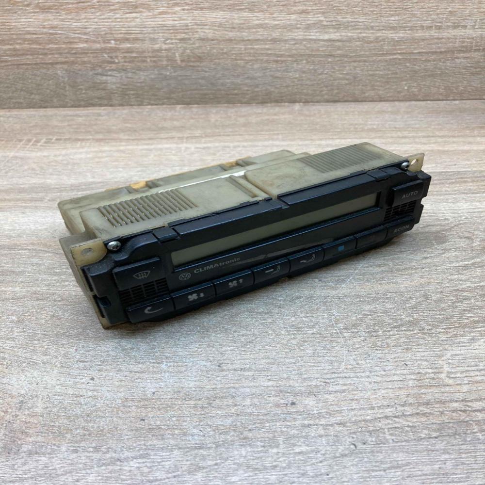 1J1907044 5HB007617 00  Climate control unit Volkswagen PASSAT B5