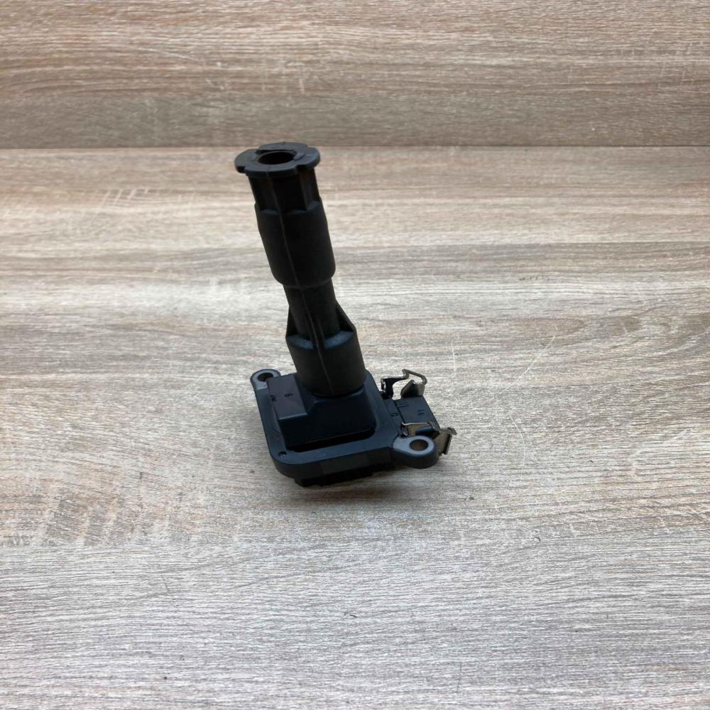 1703227 0221504004  High voltage ignition coil BMW 3 E46