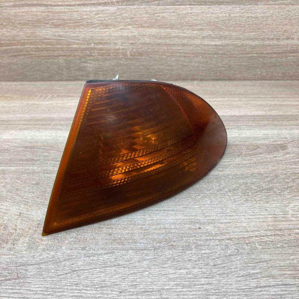 1315106144 1315106140 Left Front indicator light BMW 3 E46