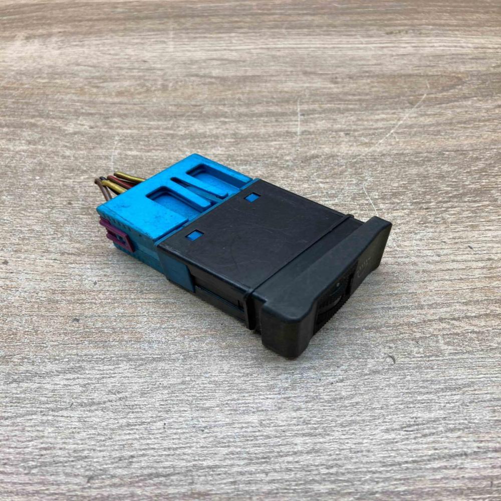 4A0941301   Fog light switch Audi A6 S6 C4 4A