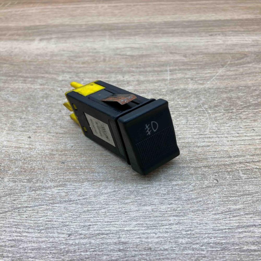 893941563   Fog light switch Audi 80 90 S2 B4