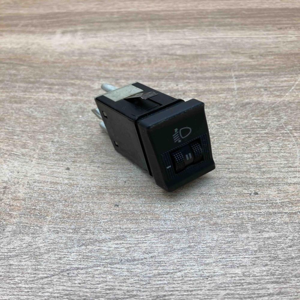 8A0941301   Headlight level height control switch Audi A6 S6 C4 4A