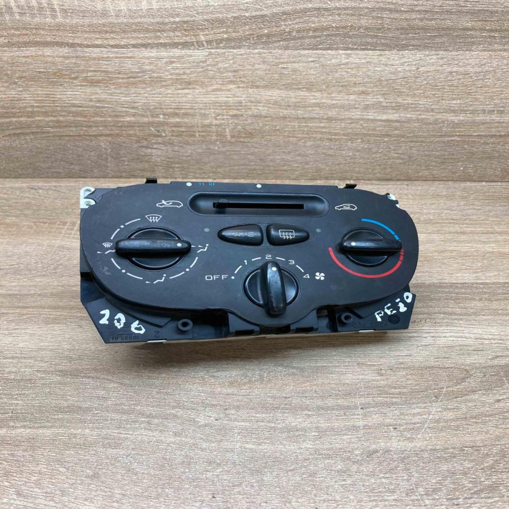 10689 01 10687 01  Climate control unit Peugeot 206