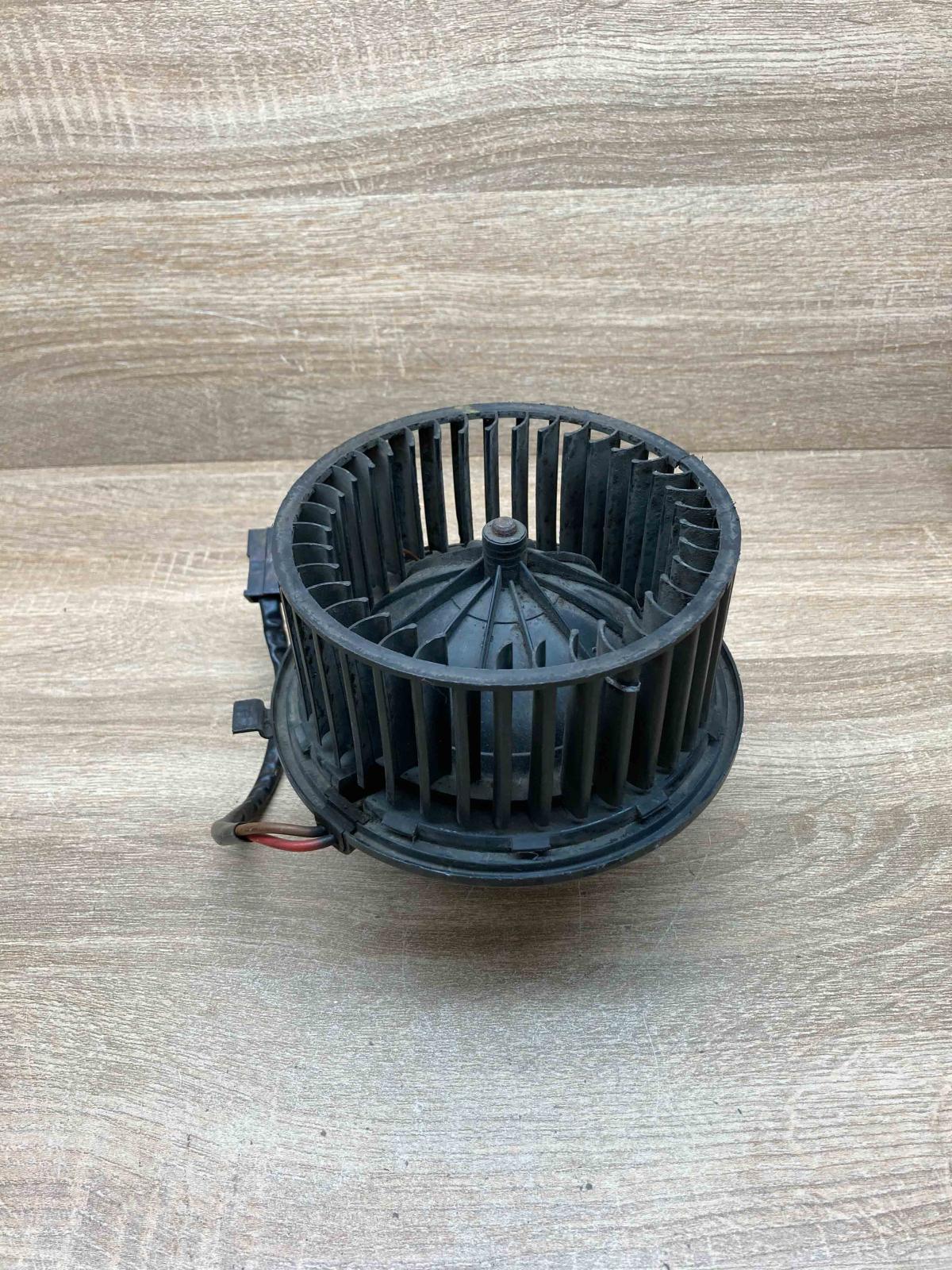 357819021 3137020022  Heater fan/blower Volkswagen Transporter - Caravelle T4