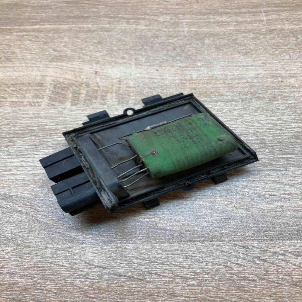 893959263 3130900441  Heater blower motor/fan resistor Volkswagen PASSAT B4