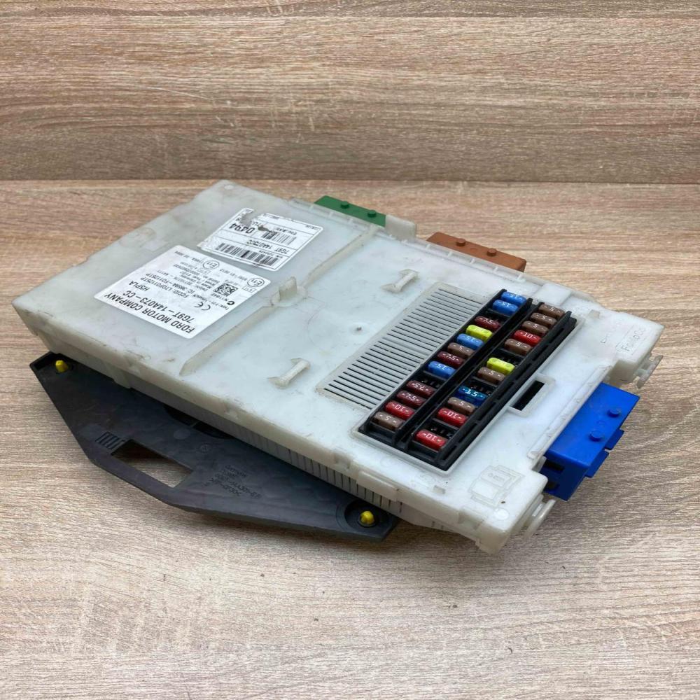 7G9T 14A073 CC   Central body control module Ford Mondeo MK IV